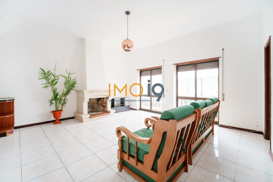 Apartamento T2 para Venda em São Mamede Foto 2