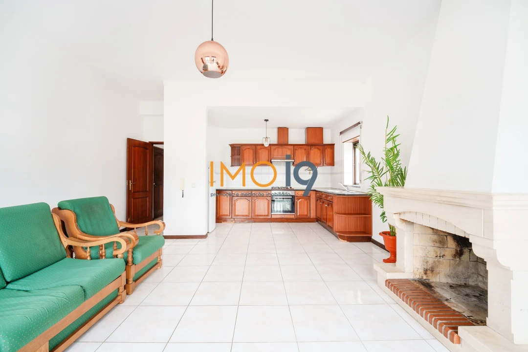 Apartamento T2 para Venda em São Mamede Foto 4