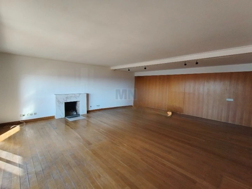 Apartamento T4 para Venda em Sé Nova, Santa Cruz, Almedina e São Bartolomeu Foto 4