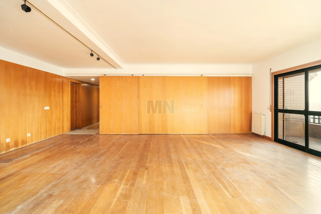 Apartamento T4 para Venda em Sé Nova, Santa Cruz, Almedina e São Bartolomeu Foto 3