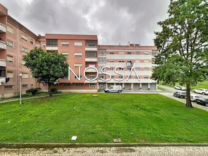 Apartamento T2 para Venda em Rio de Mouro Foto 16