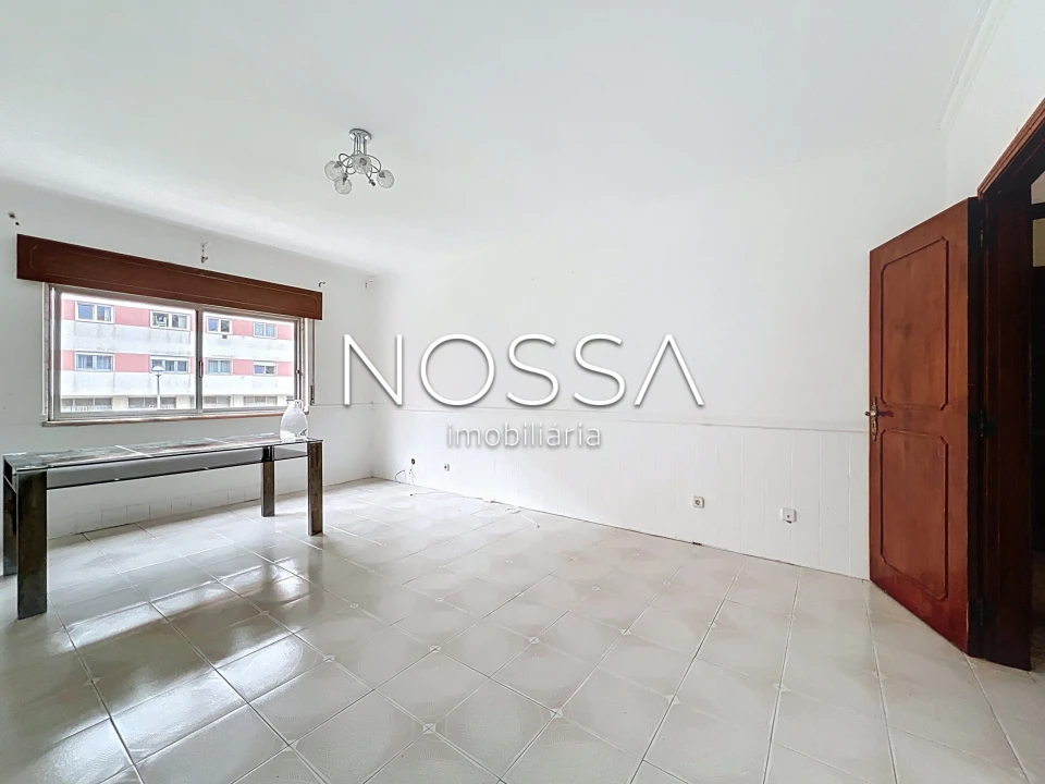 Apartamento T2 para Venda em Rio de Mouro Foto 7