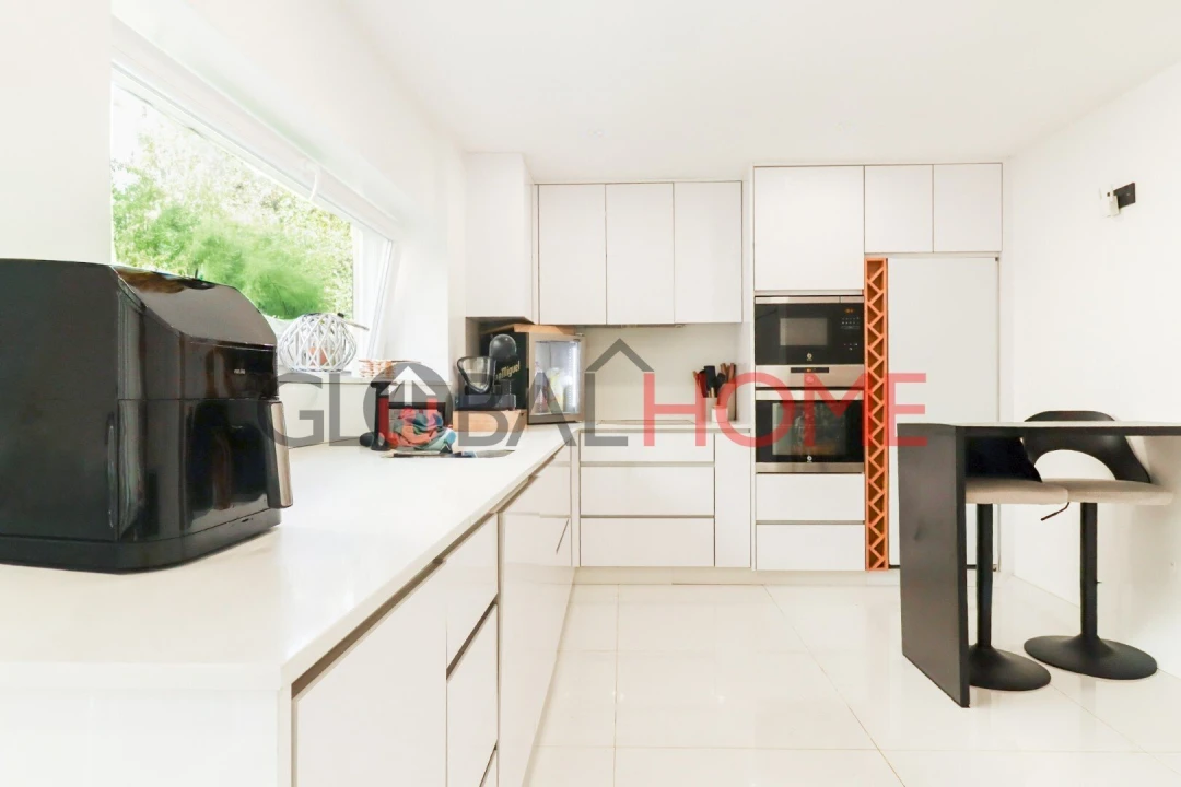 Moradia T4 para Venda em Fânzeres e São Pedro da Cova Foto 4