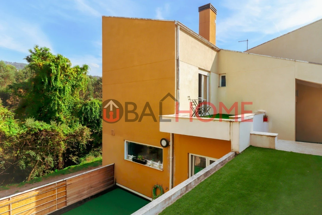 Moradia T4 para Venda em Fânzeres e São Pedro da Cova Foto 1