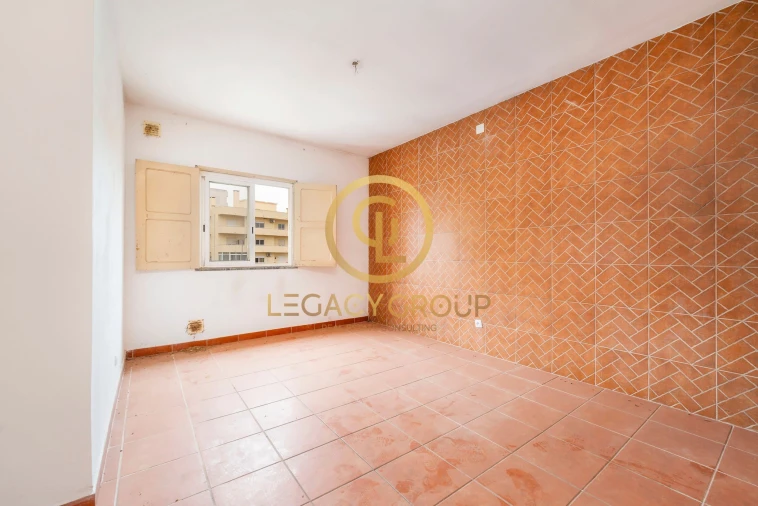 Prédio para Venda em Estômbar e Parchal Foto 6