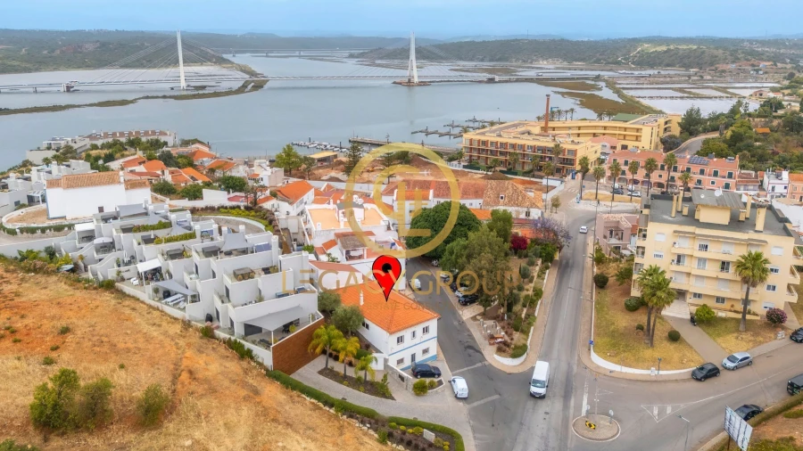 Prédio para Venda em Estômbar e Parchal