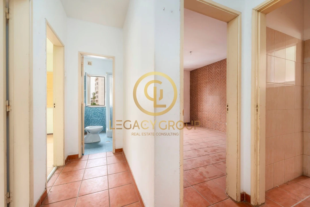 Prédio para Venda em Estômbar e Parchal Foto 5