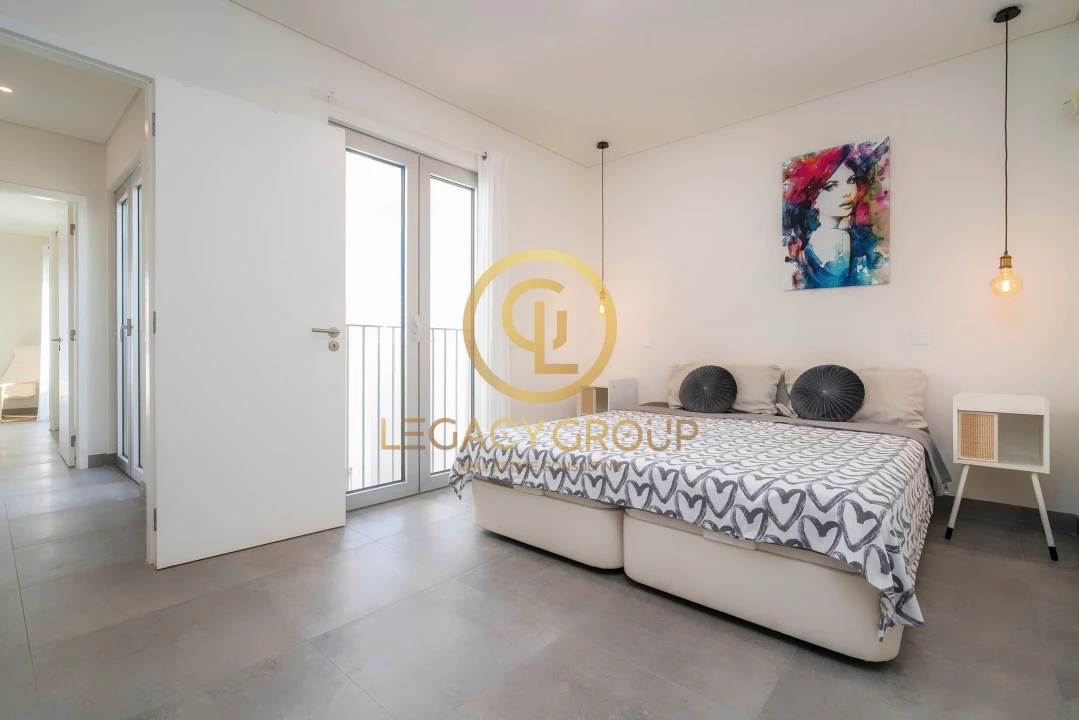 Moradia T3 para Venda em Quarteira Foto 2