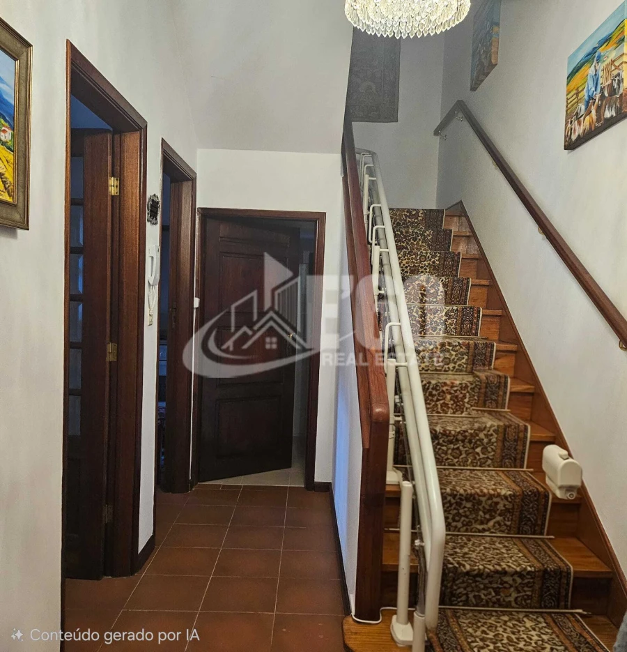 Moradia T4 para Venda em Espinho Foto 17