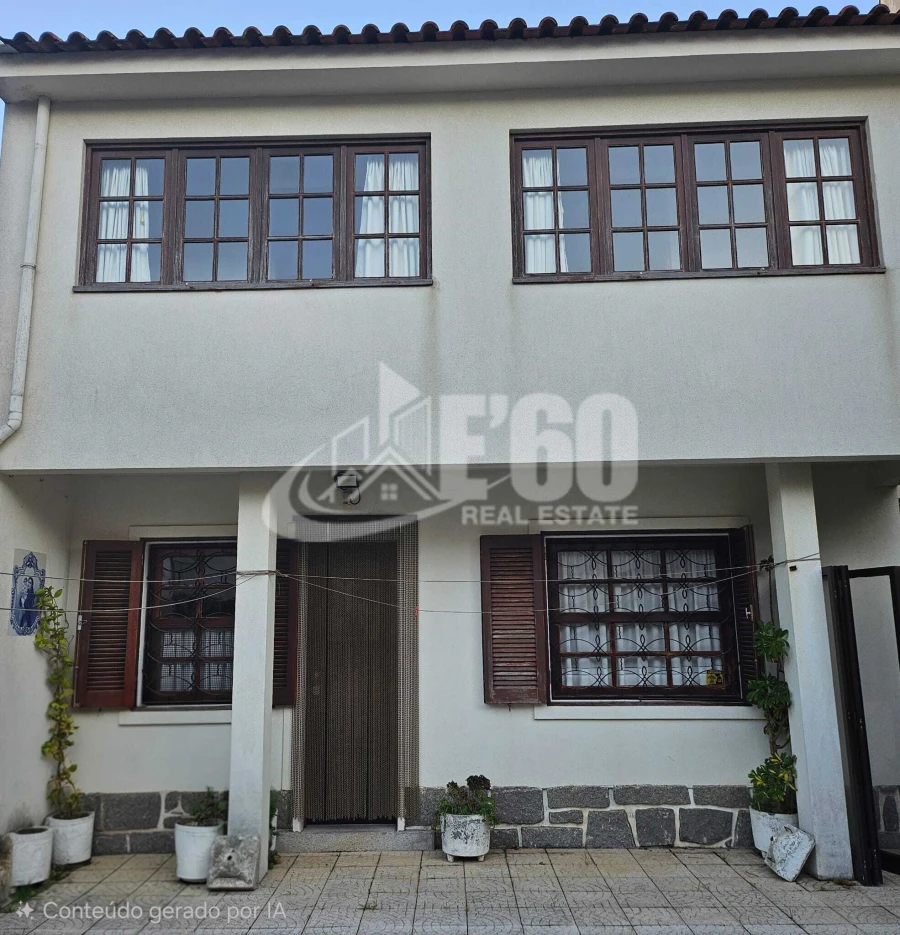 Moradia T4 para Venda em Espinho Foto 2