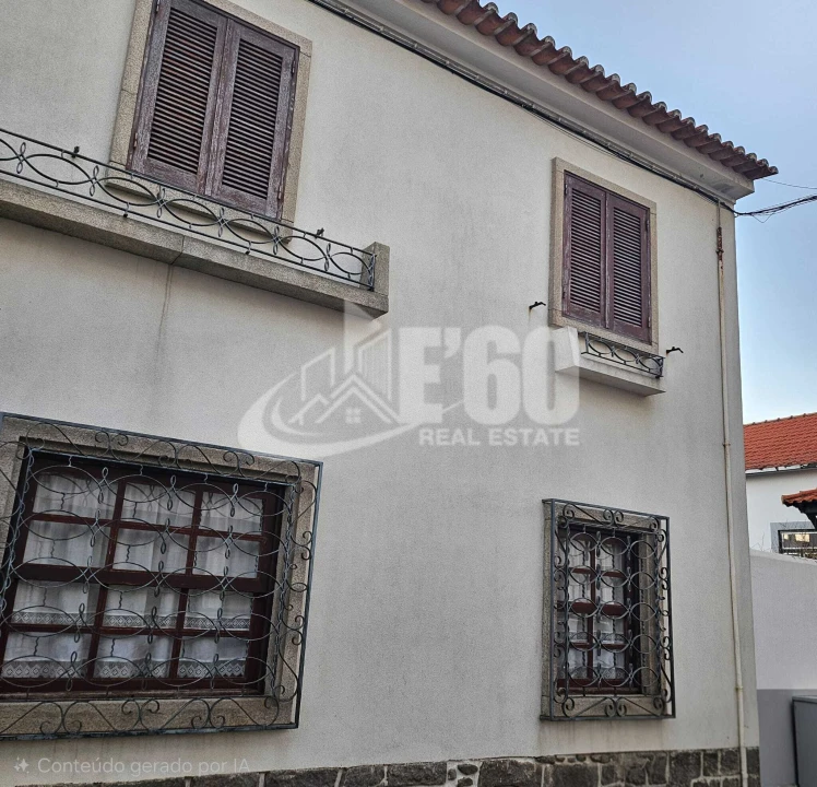 Moradia T4 para Venda em Espinho Foto 3