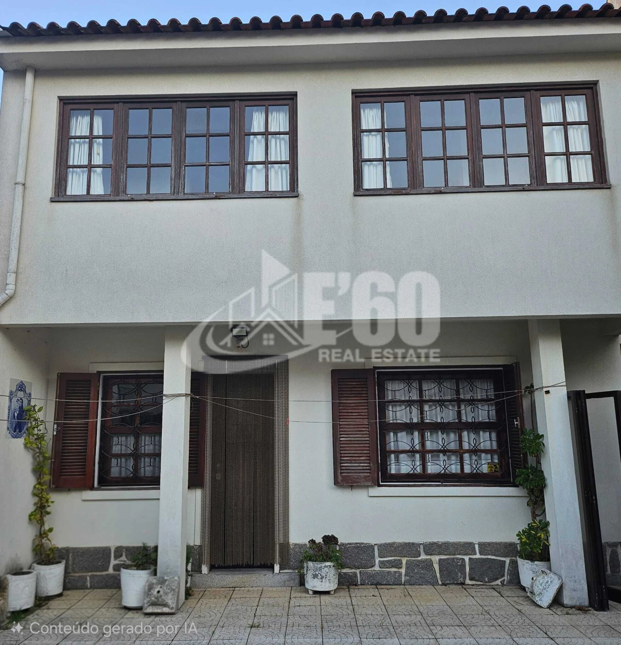 Moradia T4 para Venda em Espinho Foto 2