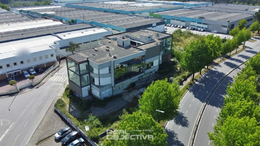 Loja para Arrendamento em Castêlo da Maia Foto 6
