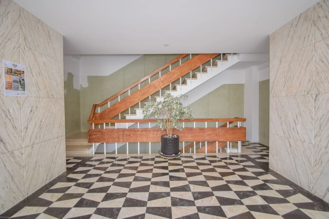 Apartamento T4 para Venda em Carcavelos e Parede Foto 21