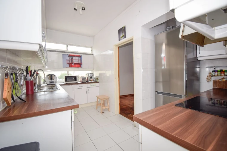 Apartamento T4 para Venda em Carcavelos e Parede Foto 6