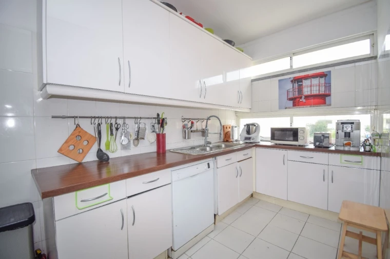 Apartamento T4 para Venda em Carcavelos e Parede Foto 8