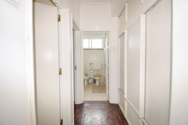 Apartamento T4 para Venda em Carcavelos e Parede Foto 15