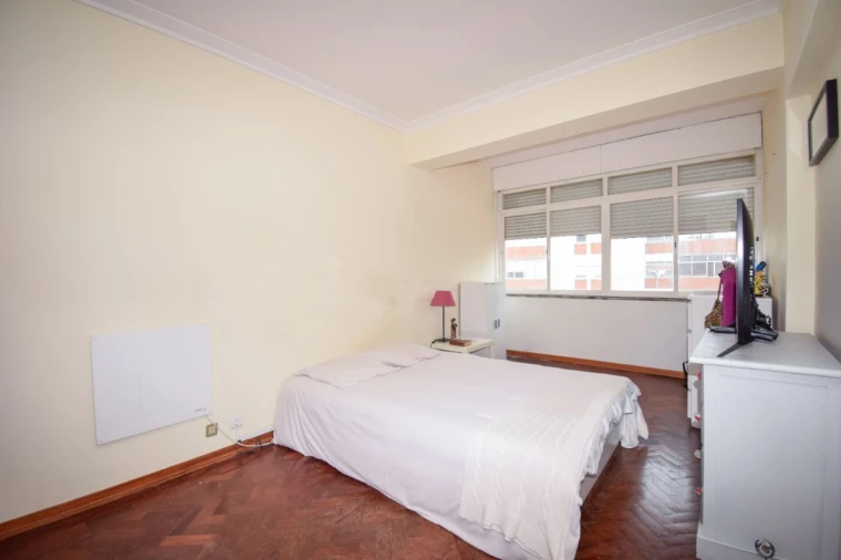 Apartamento T4 para Venda em Carcavelos e Parede Foto 16