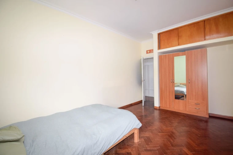 Apartamento T4 para Venda em Carcavelos e Parede Foto 18