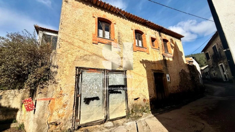 Moradia T2 para Venda em Sazes do Lorvão Foto 2