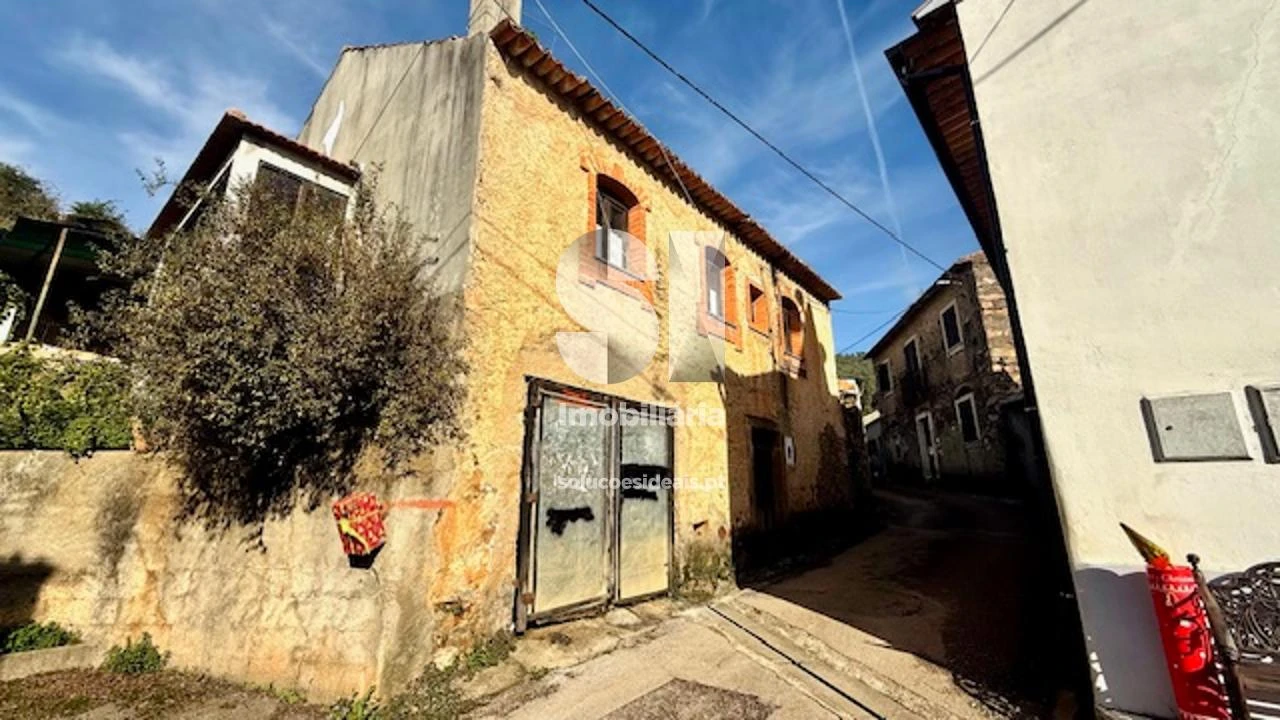 Moradia T2 para Venda em Sazes do Lorvão Foto 1
