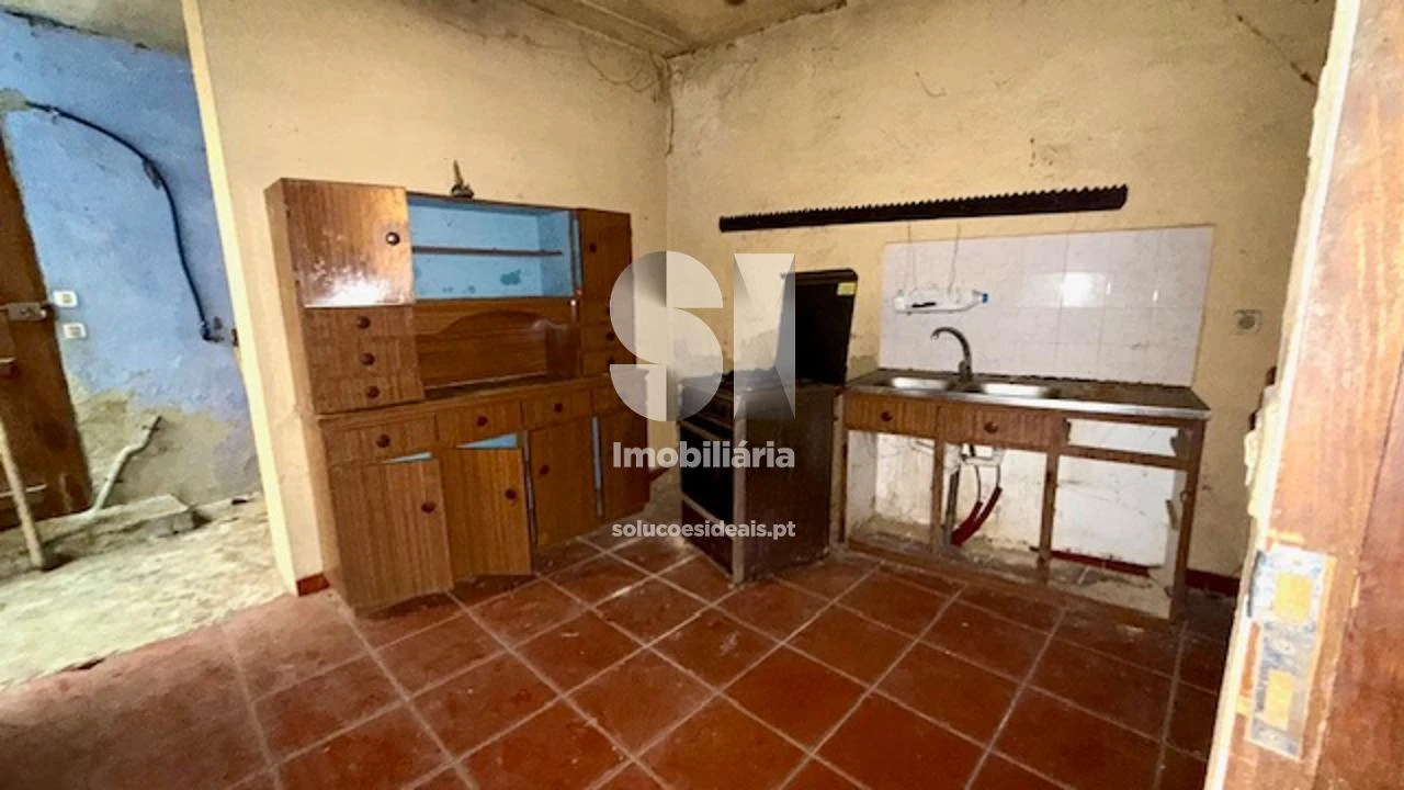 Moradia T2 para Venda em Sazes do Lorvão Foto 4