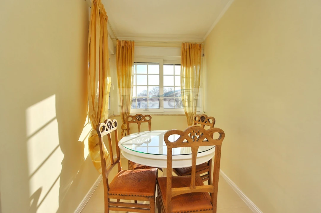 Apartamento T2 para Arrendamento em Carcavelos e Parede Foto 5