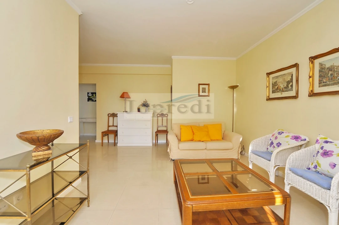 Apartamento T2 para Arrendamento em Carcavelos e Parede Foto 1
