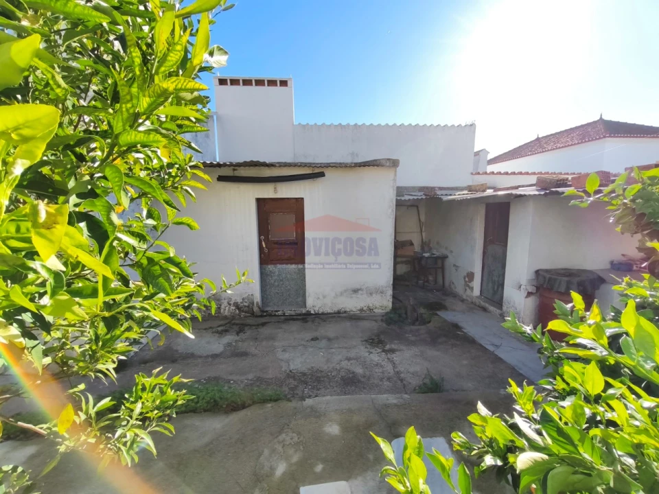 Moradia T2 para Venda em Bencatel Foto 11