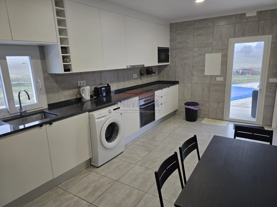 Quinta T2 para Venda em Bencatel Foto 3