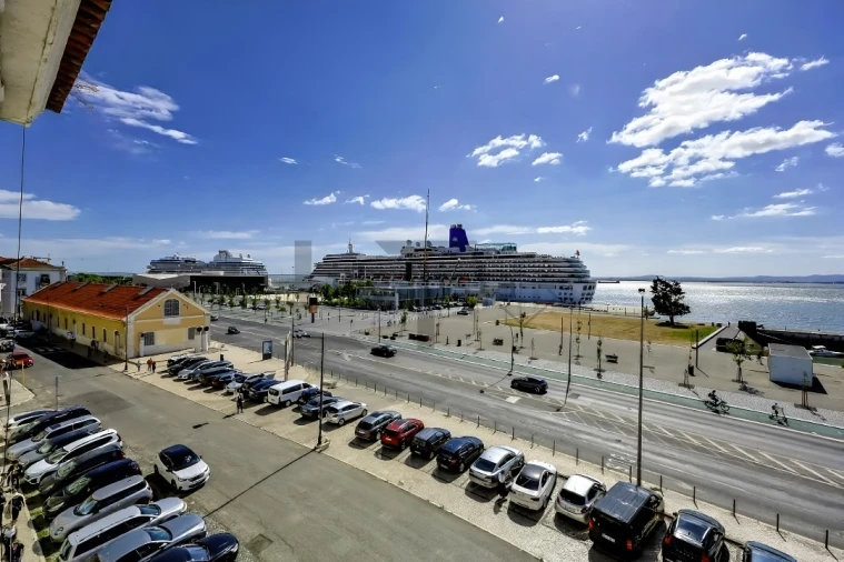 Apartamento T2 para Venda em Santa Maria Maior Foto 2