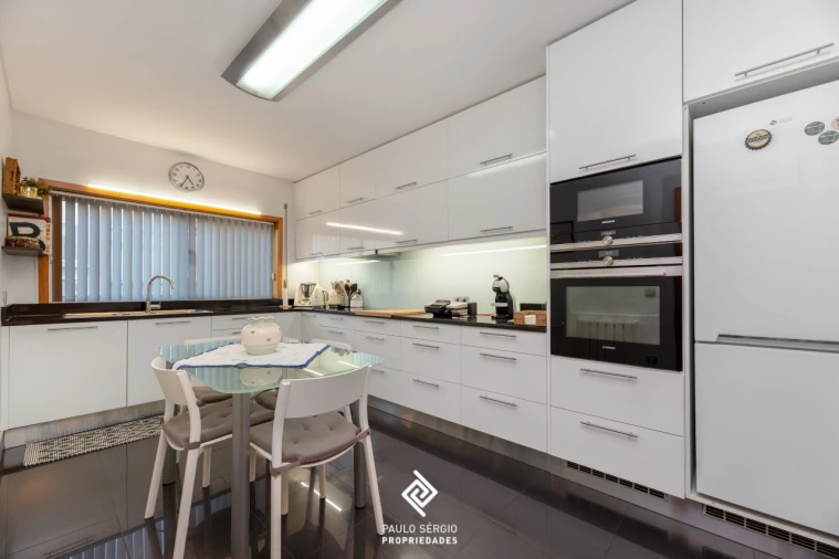 Moradia T4 para Venda em Moreira Foto 3