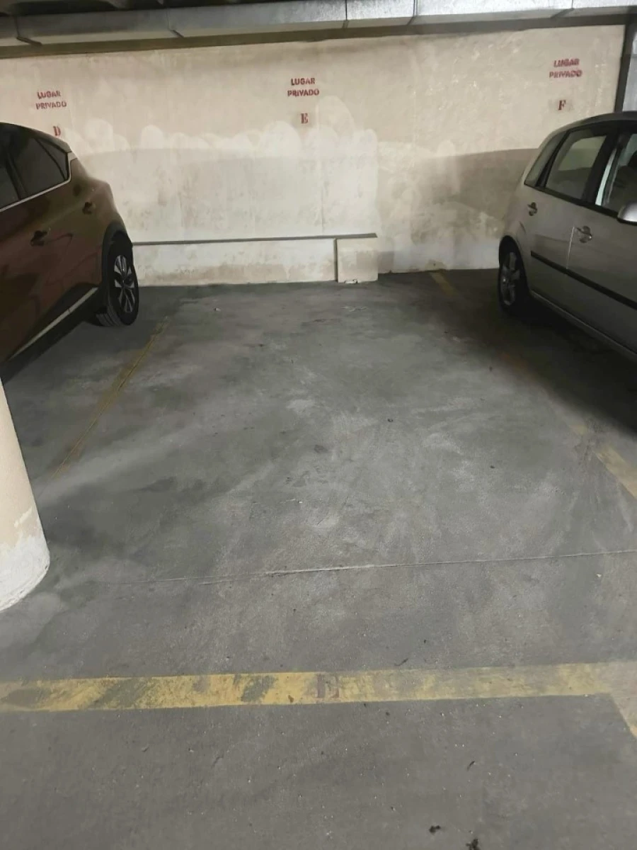 Negócio para Venda em Mafamude e Vilar do Paraíso Foto 1