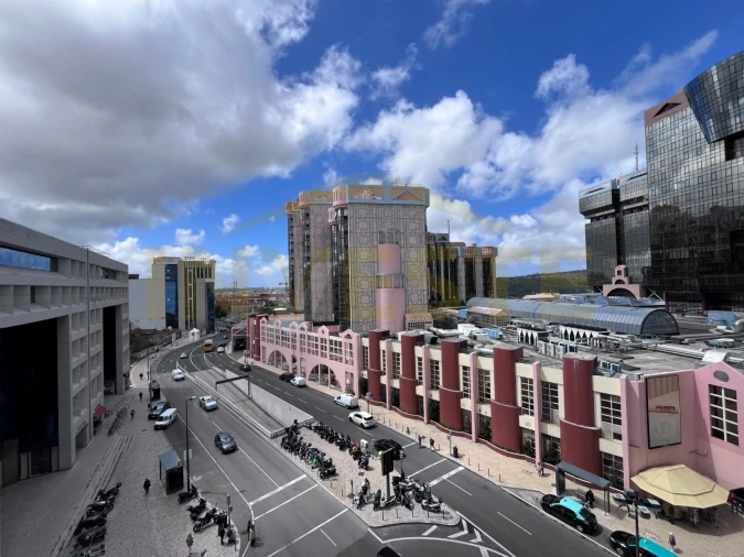 Apartamento T2 para Arrendamento em Campo de Ourique Foto 3