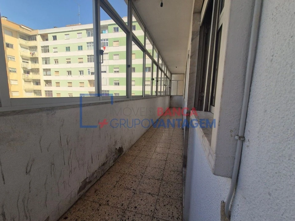 Apartamento T2 para Venda em Agualva e Mira-Sintra Foto 11