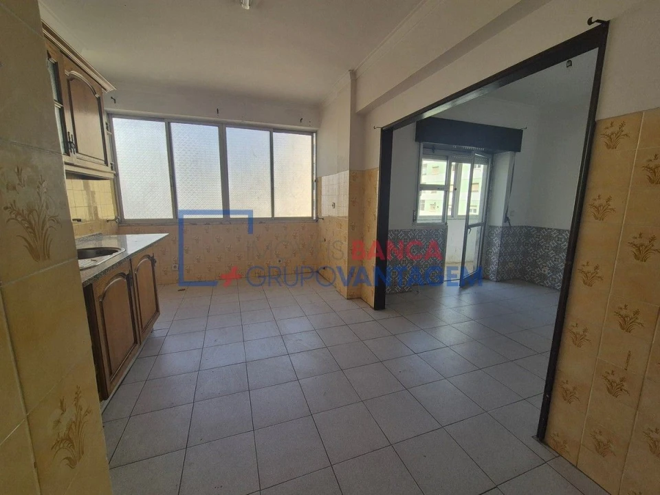 Apartamento T2 para Venda em Agualva e Mira-Sintra Foto 9