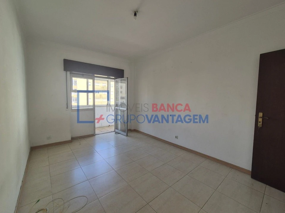 Apartamento T2 para Venda em Agualva e Mira-Sintra Foto 1
