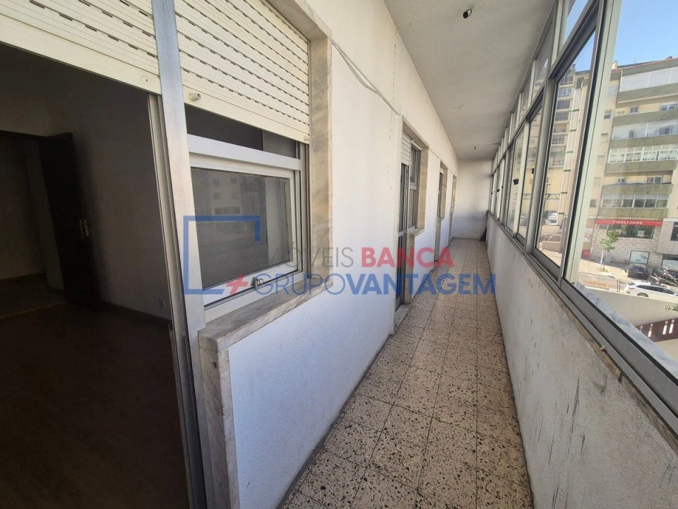 Apartamento T2 para Venda em Agualva e Mira-Sintra Foto 24