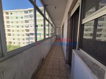 Apartamento T2 para Venda em Agualva e Mira-Sintra