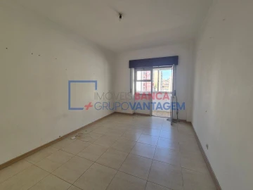 Apartamento T2 para Venda em Agualva e Mira-Sintra