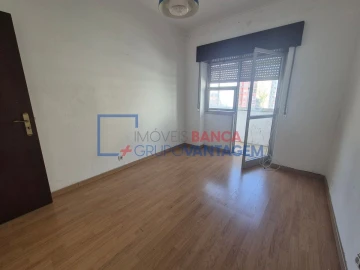 Apartamento T2 para Venda em Agualva e Mira-Sintra
