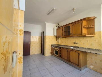 Apartamento T2 para Venda em Agualva e Mira-Sintra