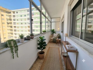 Apartamento T2 para Venda em Agualva e Mira-Sintra