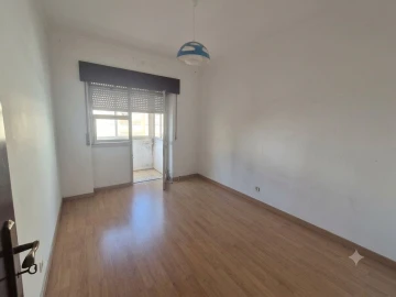 Apartamento T2 para Venda em Agualva e Mira-Sintra