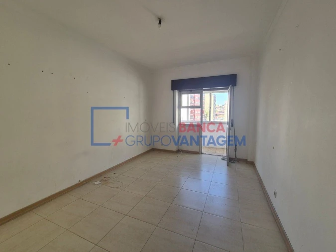 Apartamento T2 para Venda em Agualva e Mira-Sintra Foto 2