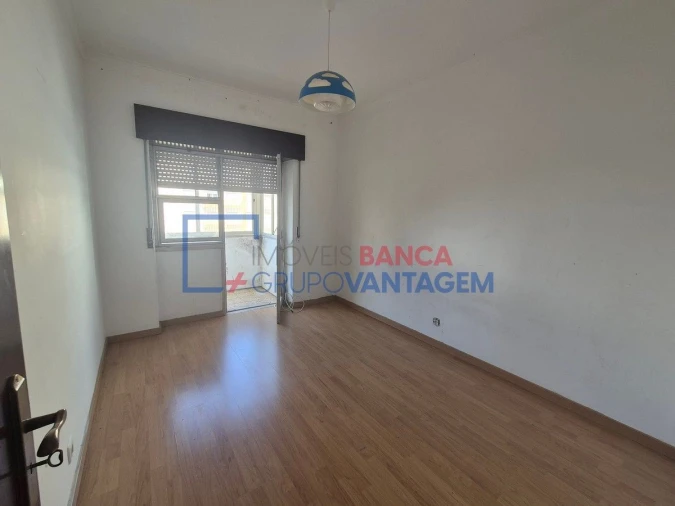 Apartamento T2 para Venda em Agualva e Mira-Sintra Foto 18