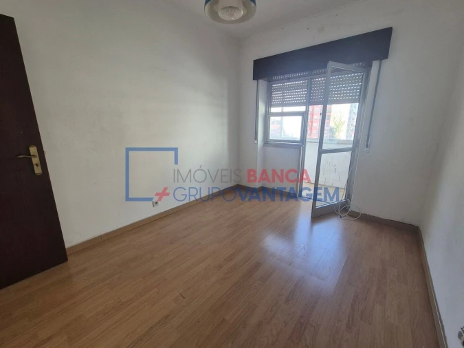 Apartamento T2 para Venda em Agualva e Mira-Sintra Foto 20