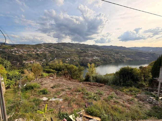 Moradia T3 para Venda em Santa Cruz do Douro e São Tomé de Covelas Foto 3