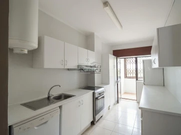 Apartamento T3 para Arrendamento em Aldoar, Foz do Douro e Nevogilde