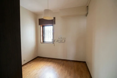 Apartamento T3 para Arrendamento em Aldoar, Foz do Douro e Nevogilde